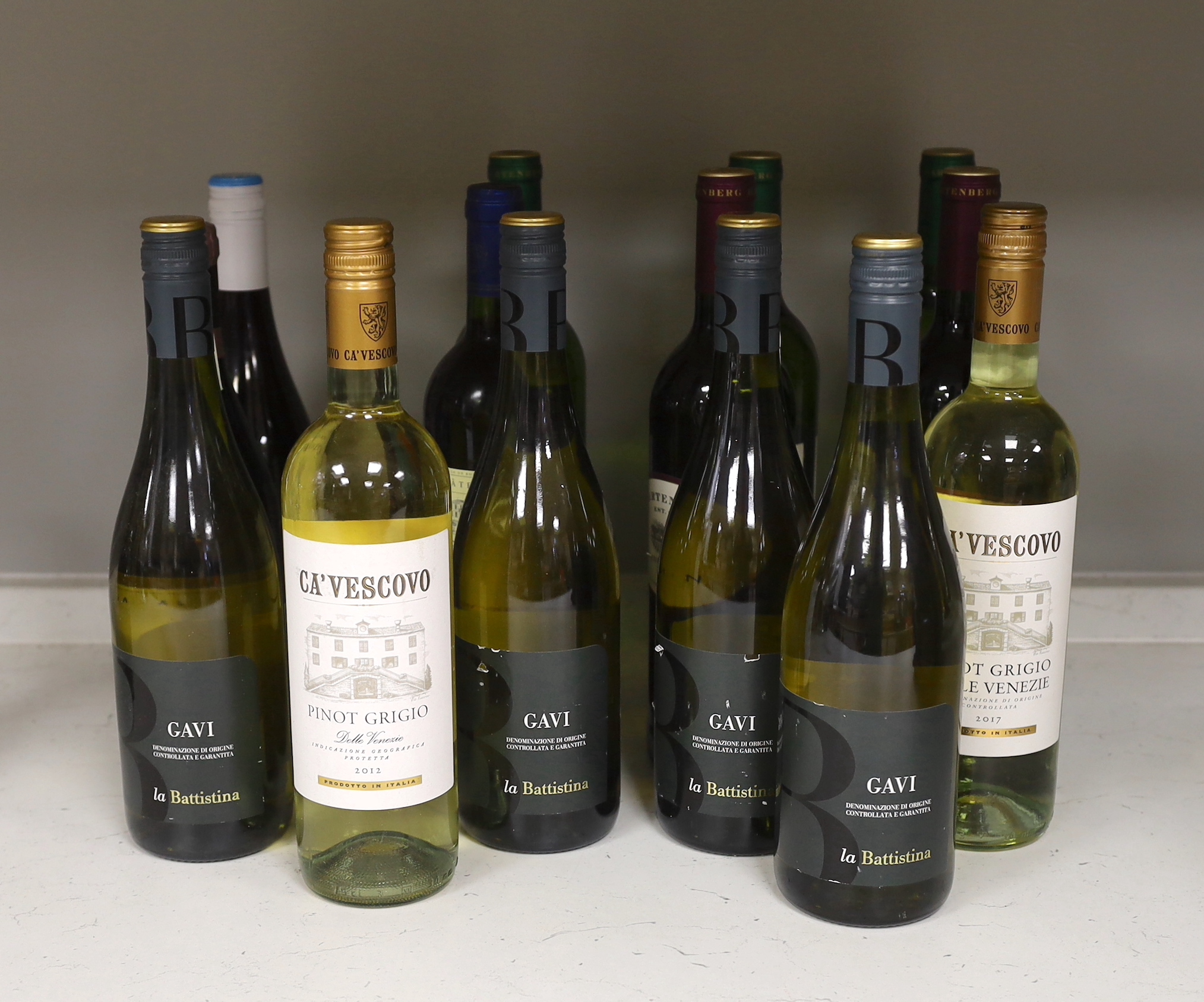 Fourteen bottles of various white and red wines including Gavi, Ca’Vescovo, Cazat Beaugiene etc.